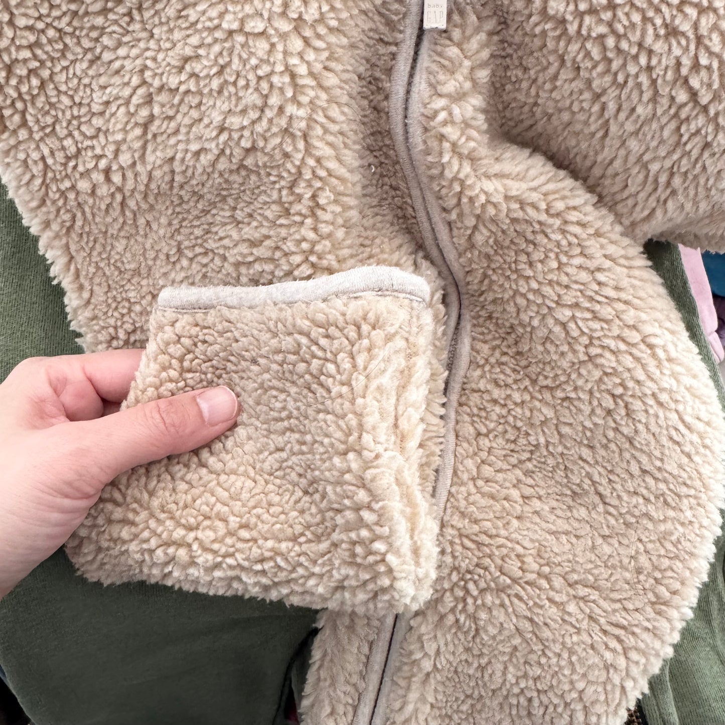 Gap / Ensemble sherpa beige / 12-18M