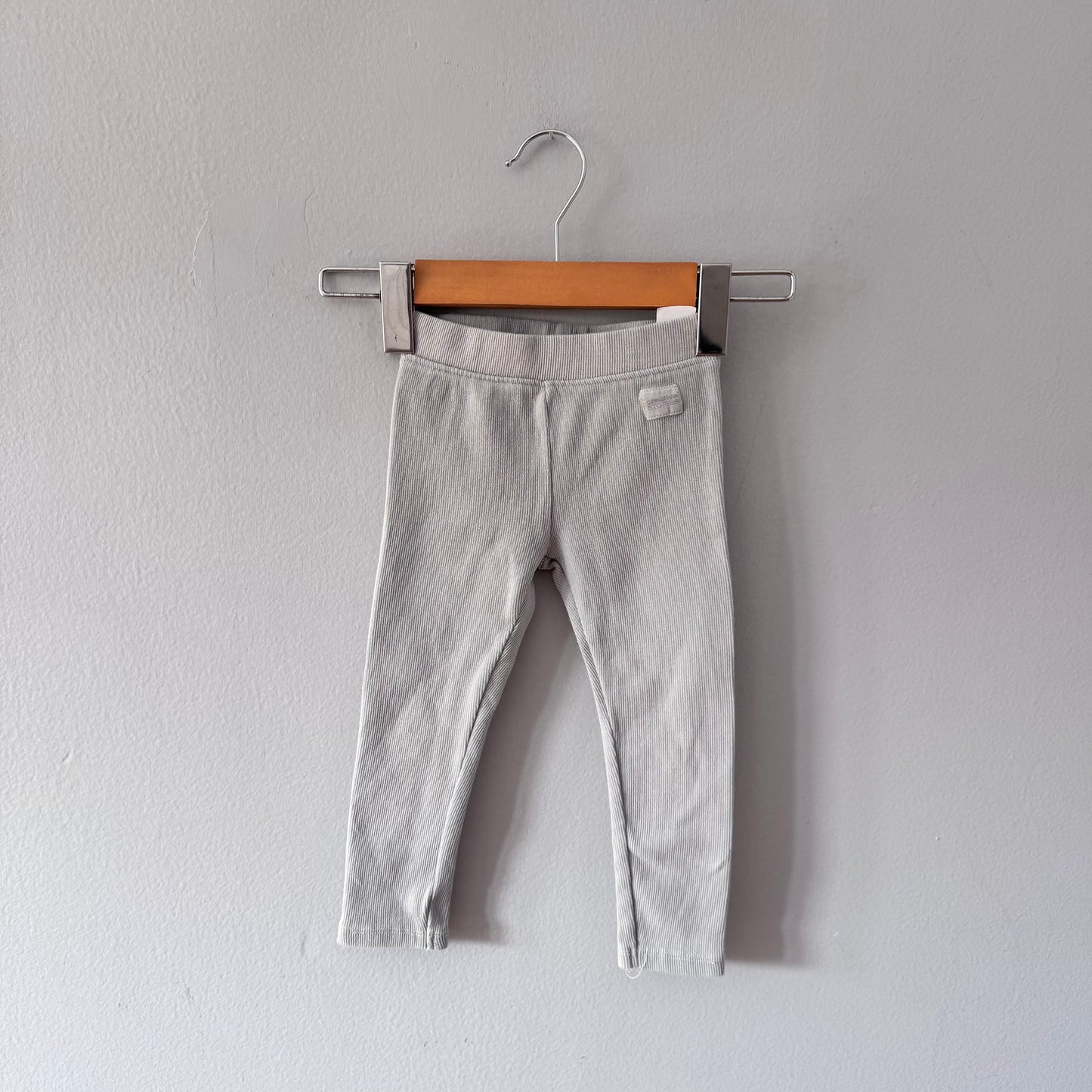 Zara / Light green ribbed leggings / 3Y