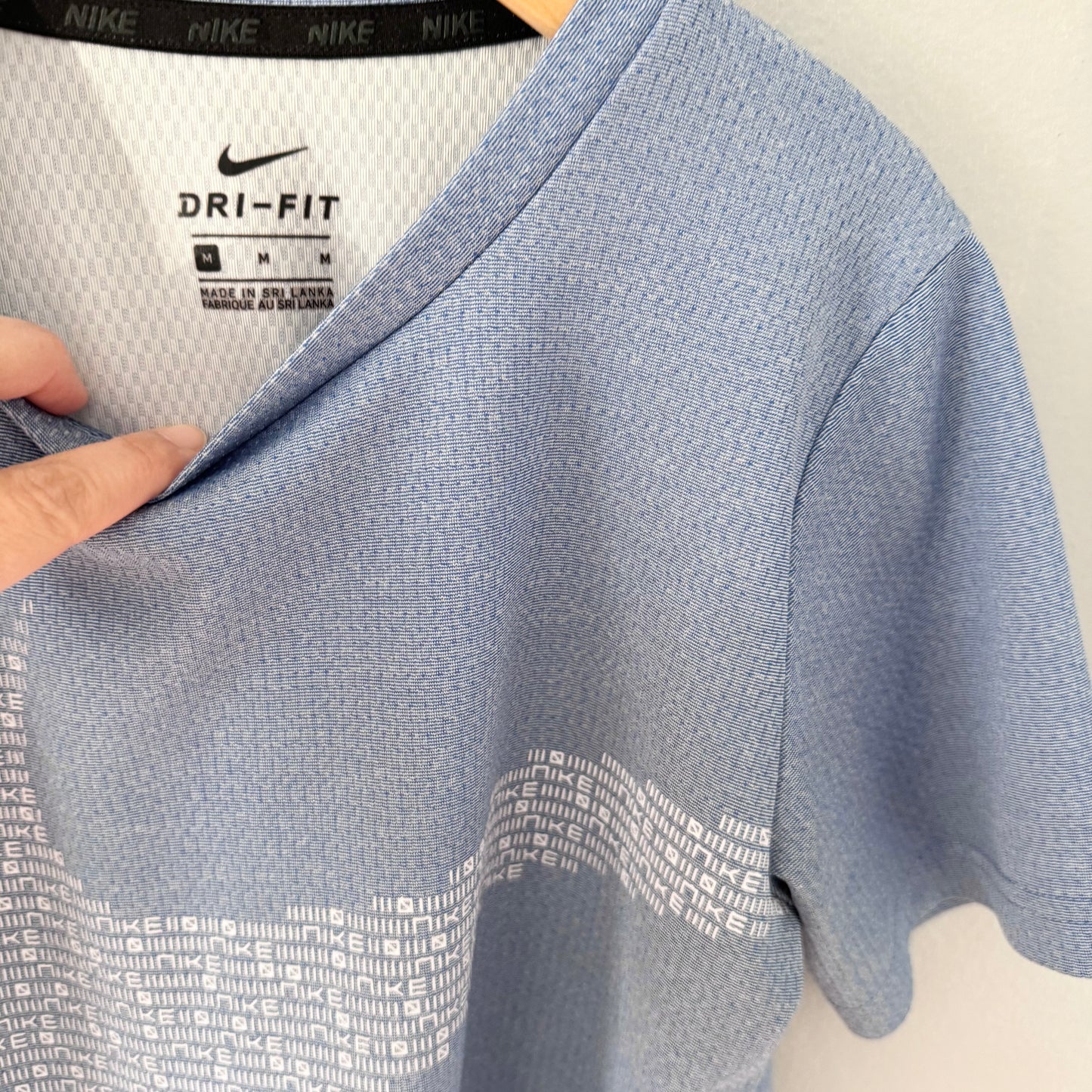 Nike / Light blue Dri-fit short sleeve top / M(8Y)