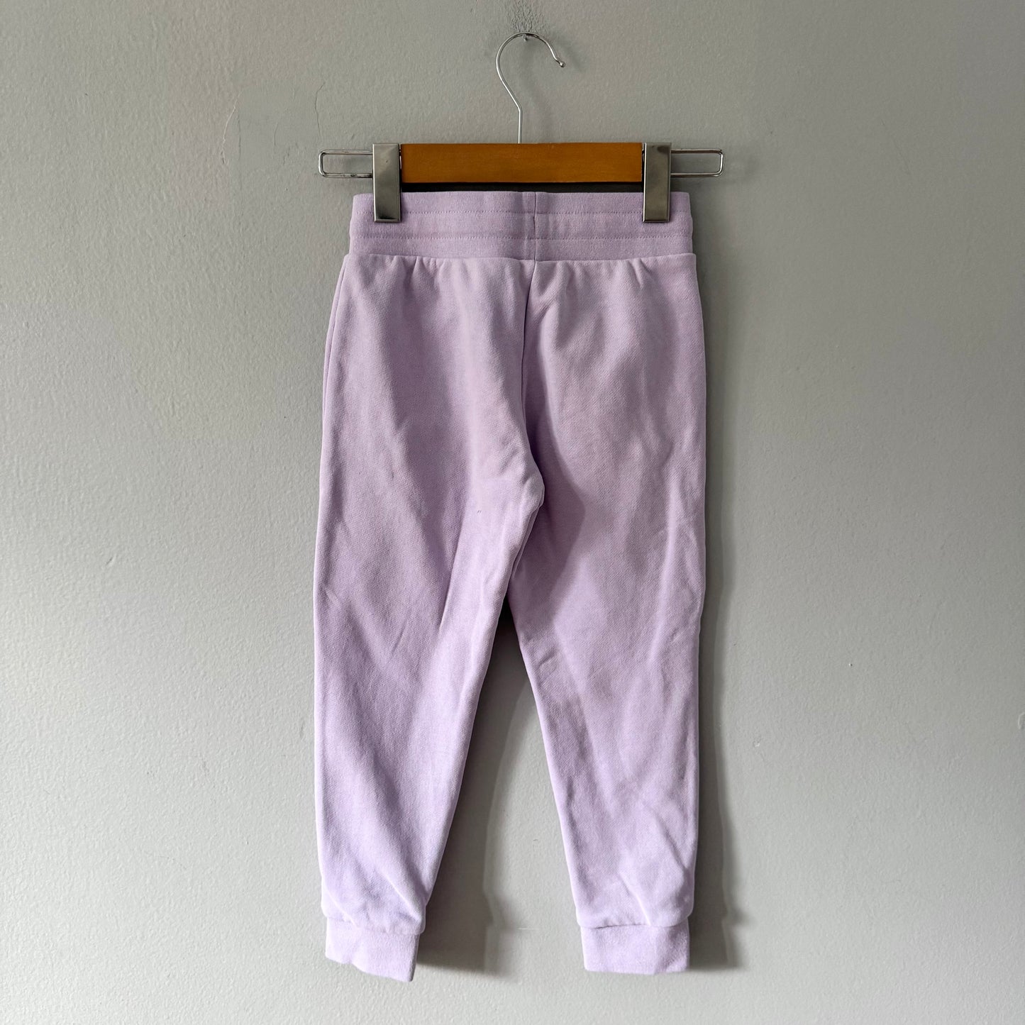 Puma / Lavender sweatpants / 6Y