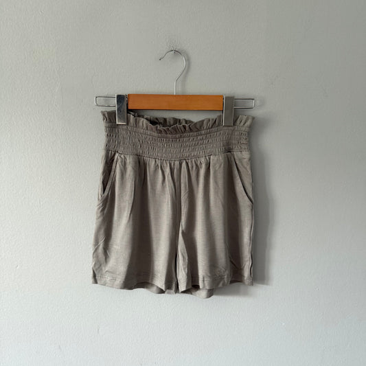 Kate Quinn / Grey bamboo shorts / 8Y