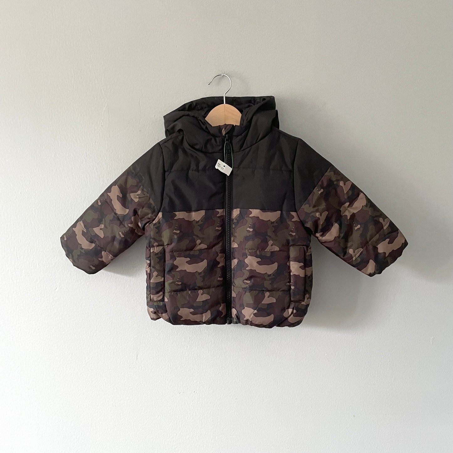 Benetton / Camo puffer jacket / 18-24M - New with tag