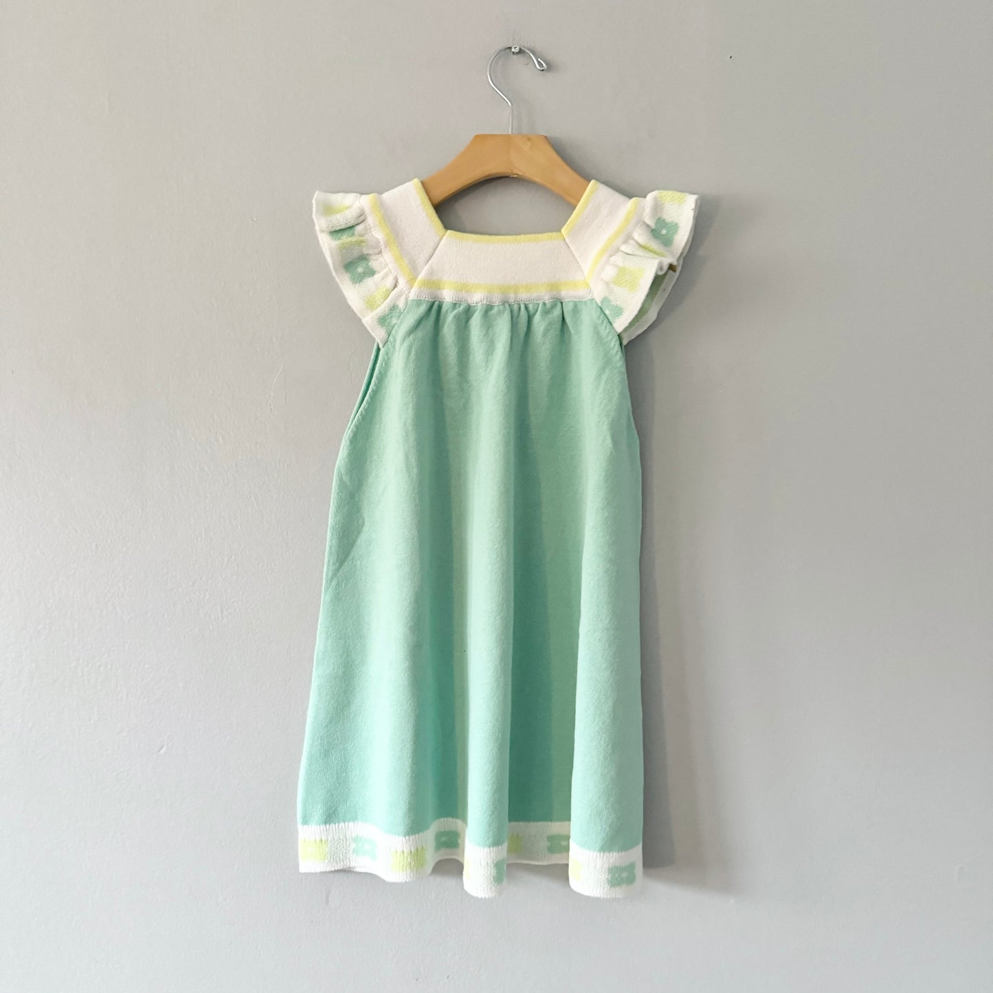 No brand / Light green knit dress / 4Y