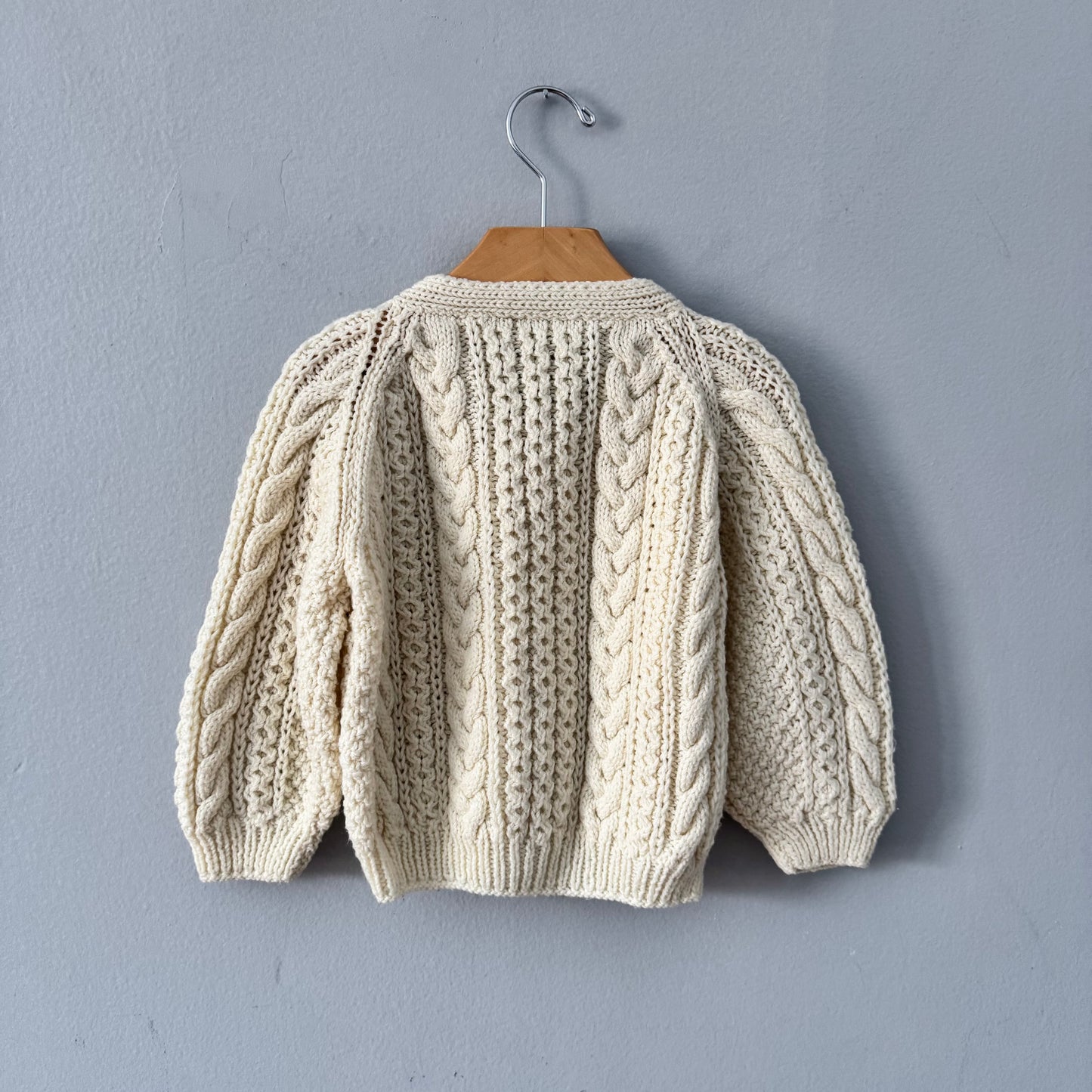 Handmade / White cable knit cardigan / 3Y