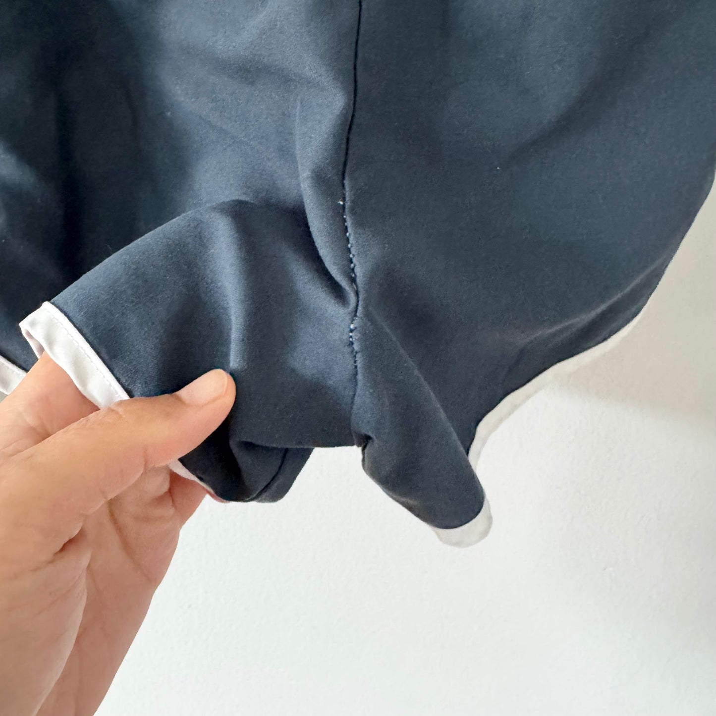Lila & Jack / Navy swim trunks / 4Y - Mended