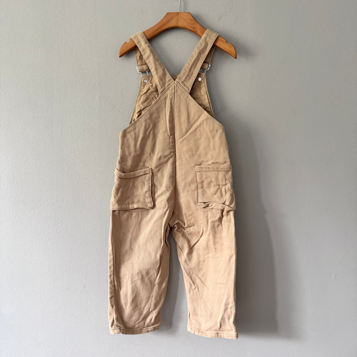 Zara / Beige overalls / 2-3Y