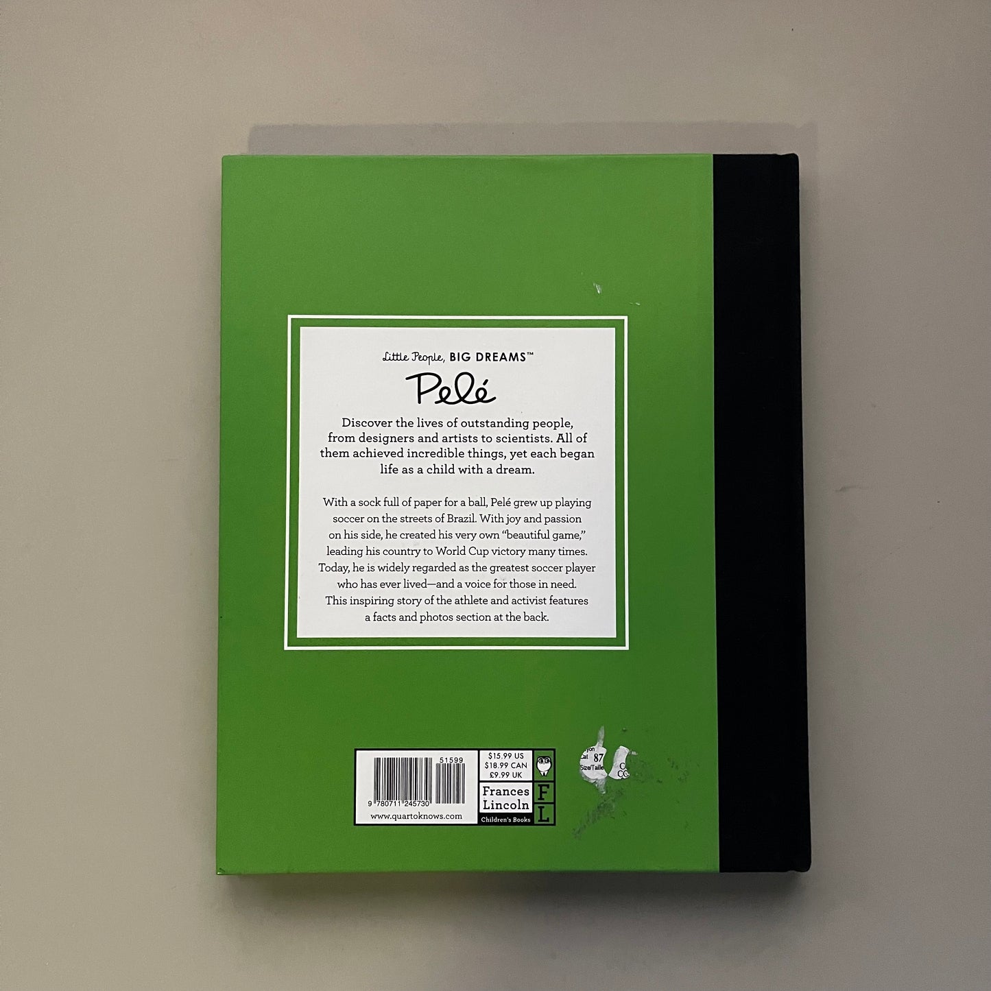 Little People, BIG DREAMS - Pele