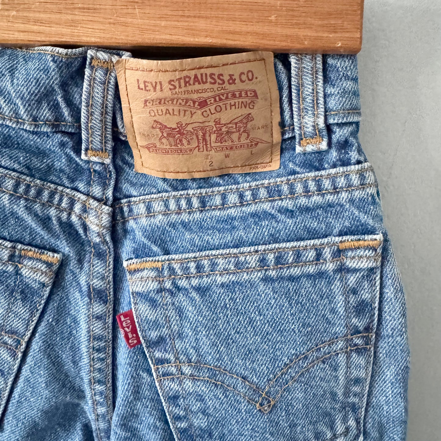 Levi's / Vintage straight denim, Made in Canada / 2Y