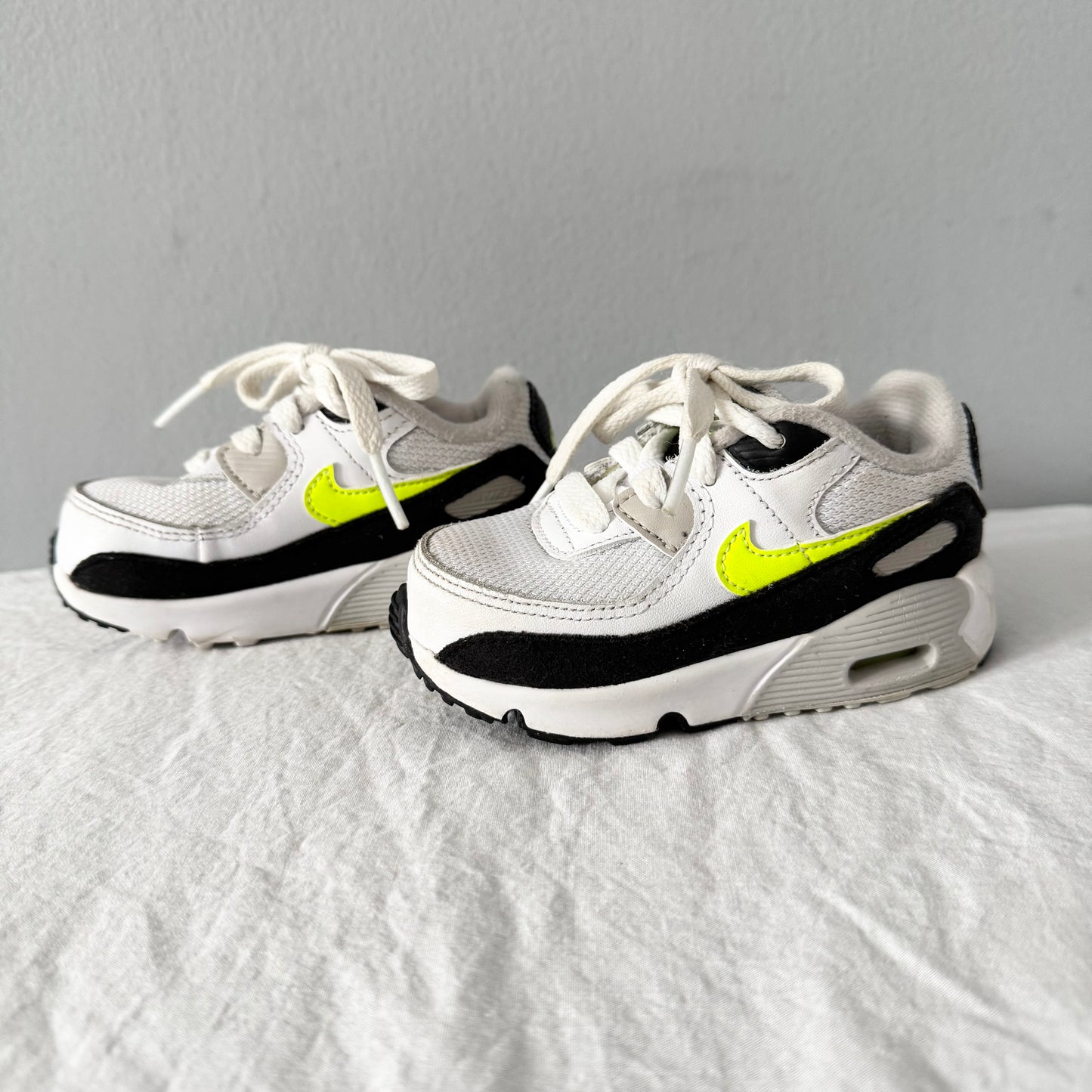Nike / Air Max / Running Shoes / US6