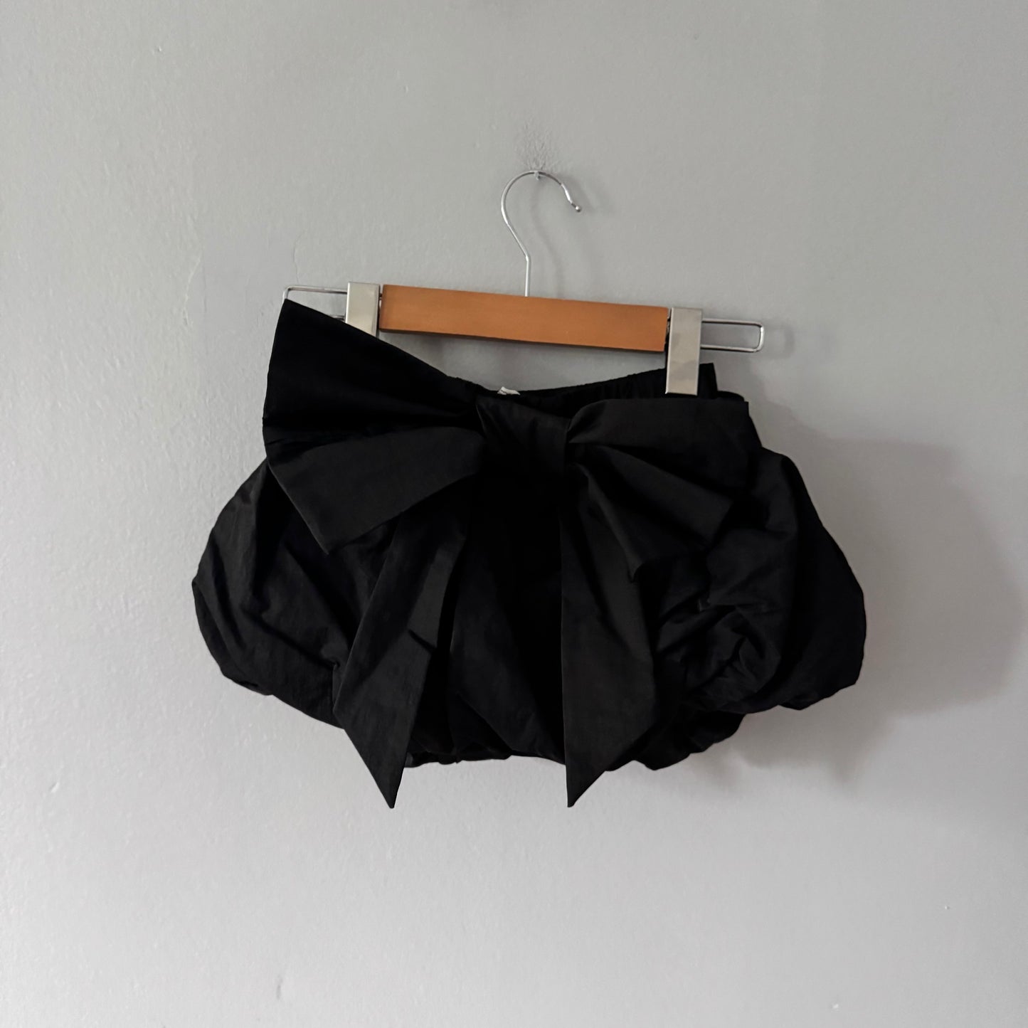 H&M / Black fluffy skirt / 2-4Y