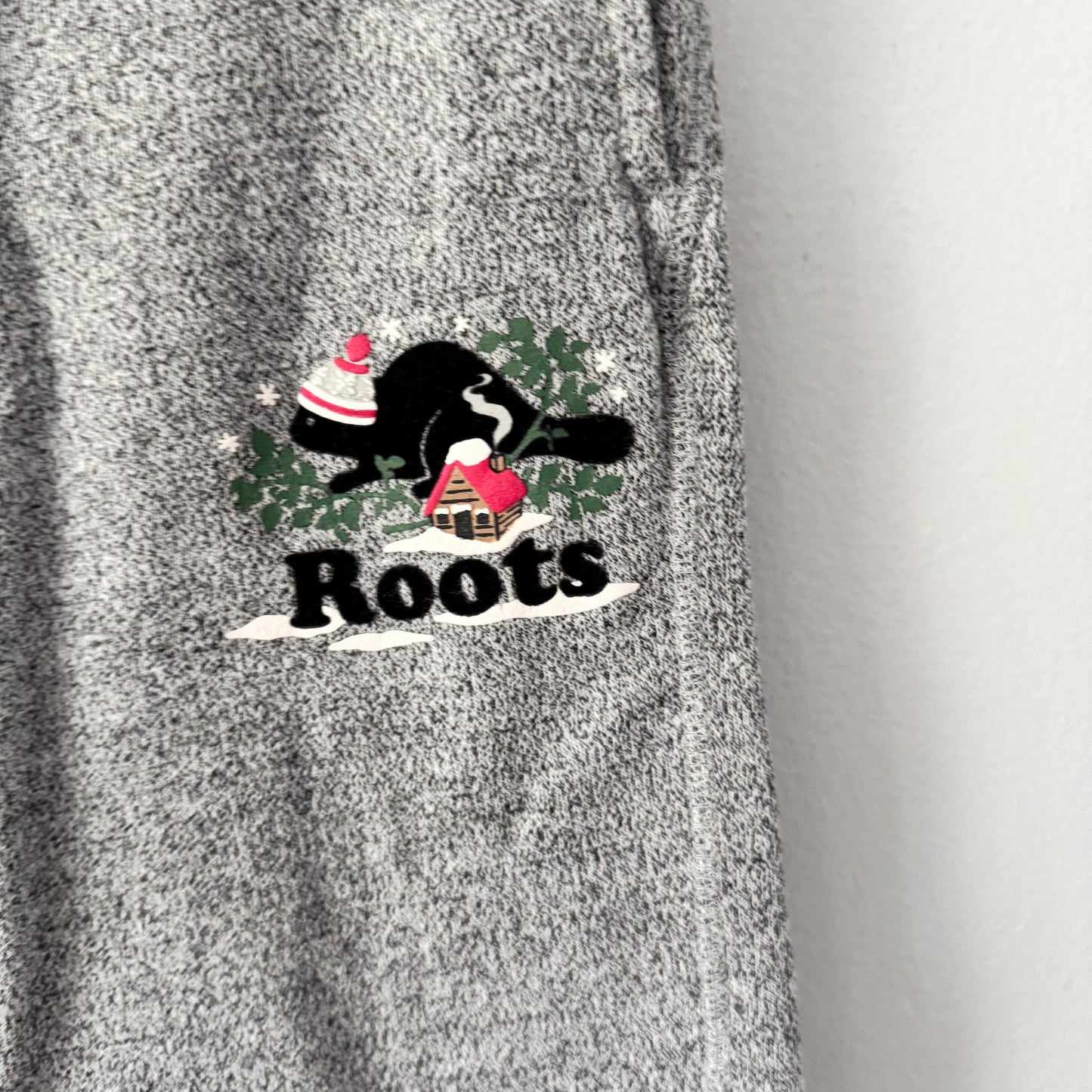 Roots / Holiday salt and pepper sweatpants / 8Y