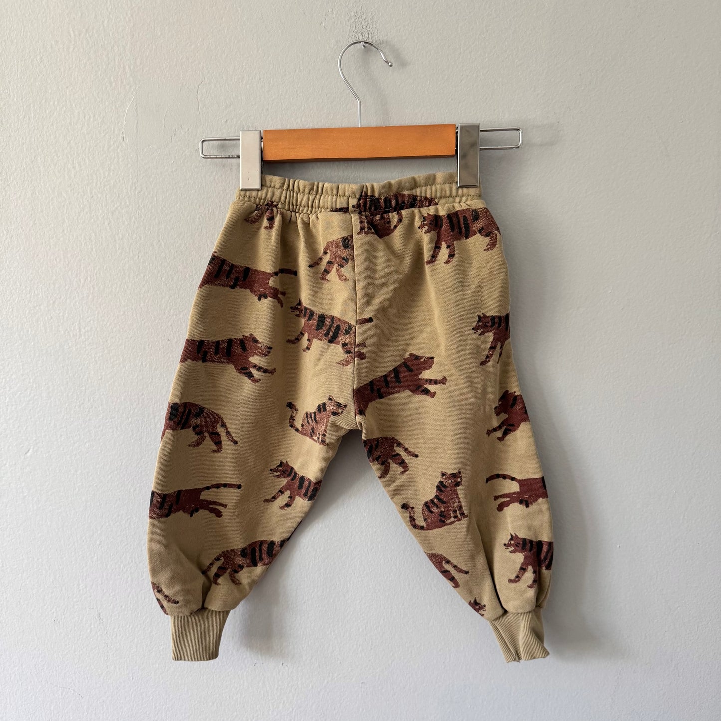 Zara / Brown x tiger sweatpants / 4-5Y