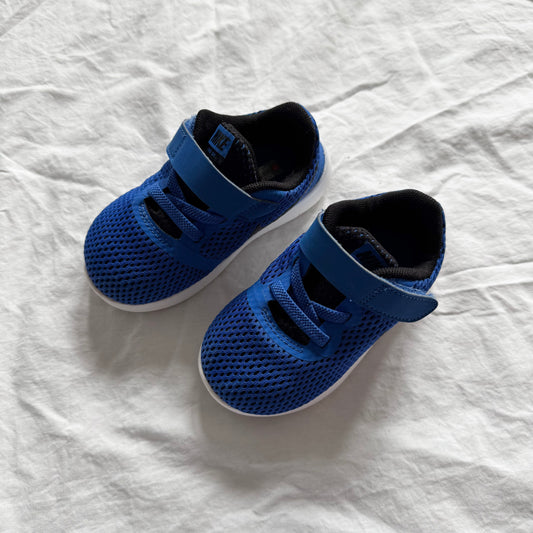 Nike / Running Shoes / US7