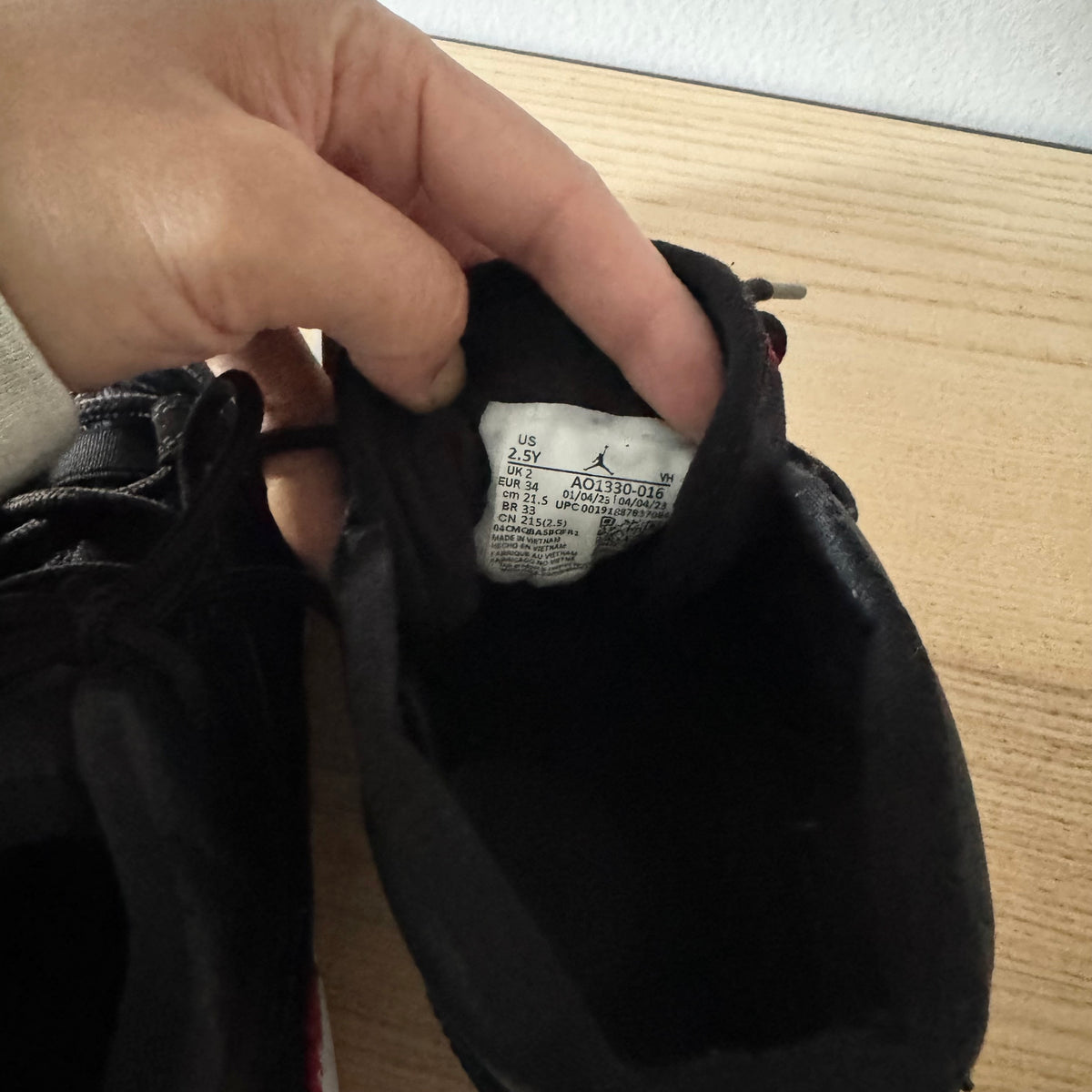 Nike x Jordan / Sneaker / J2.5