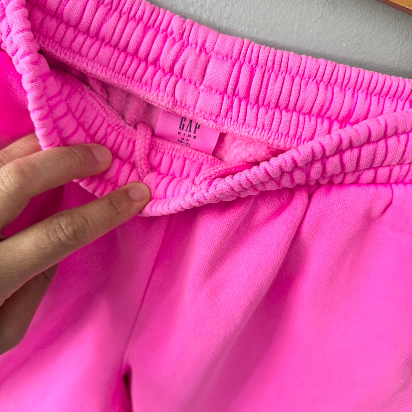 Gap / Pink crew shorts / 6-7Y - New with tag