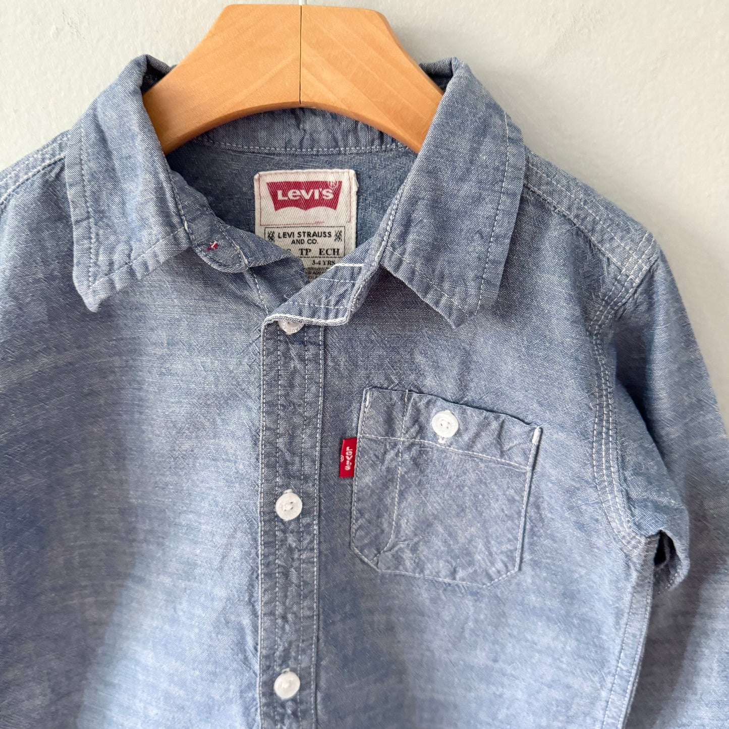 Levi's / Chambray shirt / 3-4Y