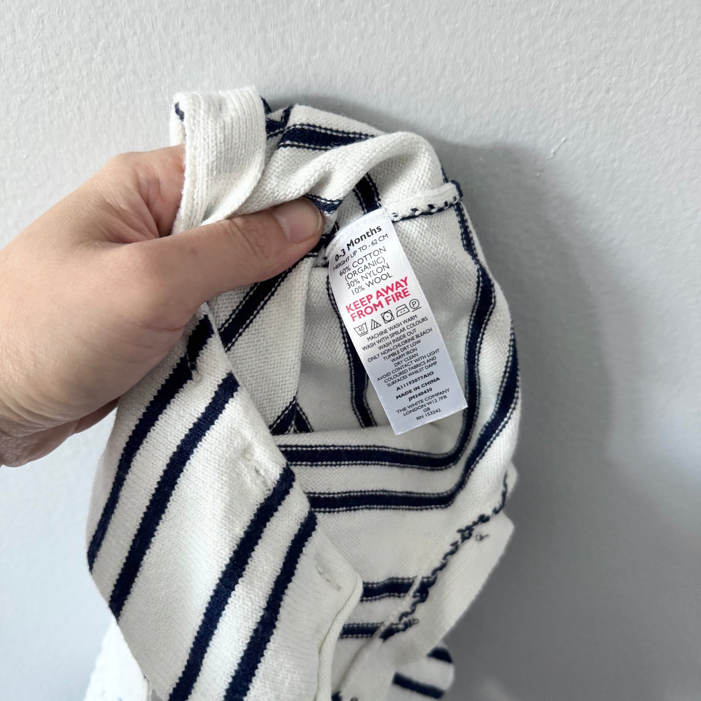 The Little White Company / White x navy star knit romper / 0-3M