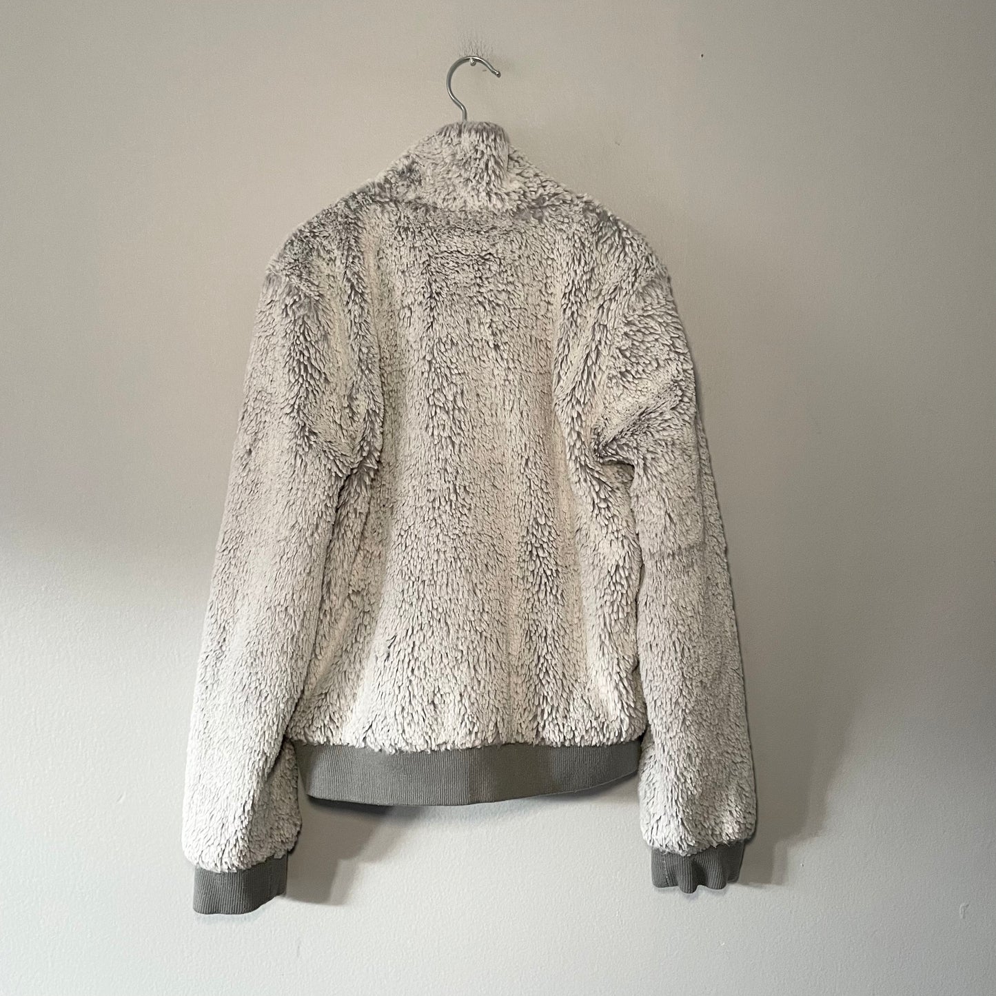 Patagonia / Faux fur jacket / 12Y