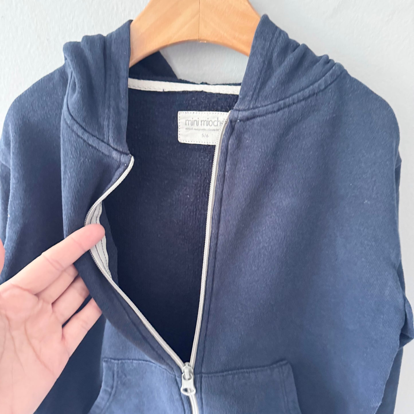 Mini mioche / Navy zip up hoodie / 5-6Y