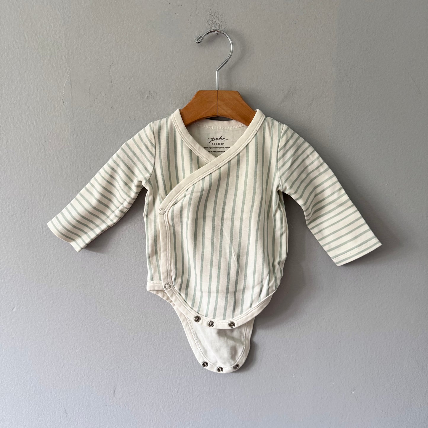Pehr / White blue stripe onesie / 3-6M