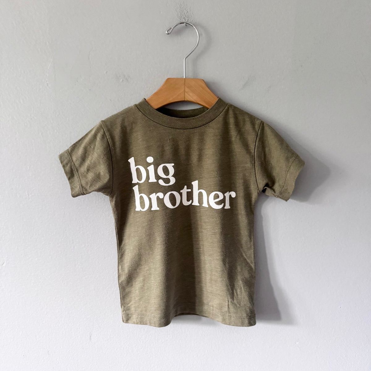 Bella + Canvas / Khaki big brother T-shirt / 18-24M