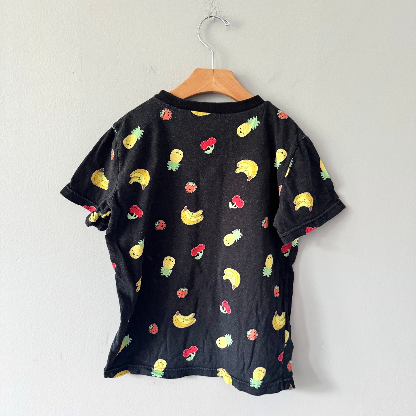Whistle & Flute / Black x fruits T-shirt / 7-8Y