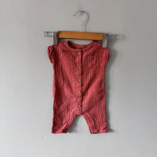 Carter's  / Red brown muslin romper / NB