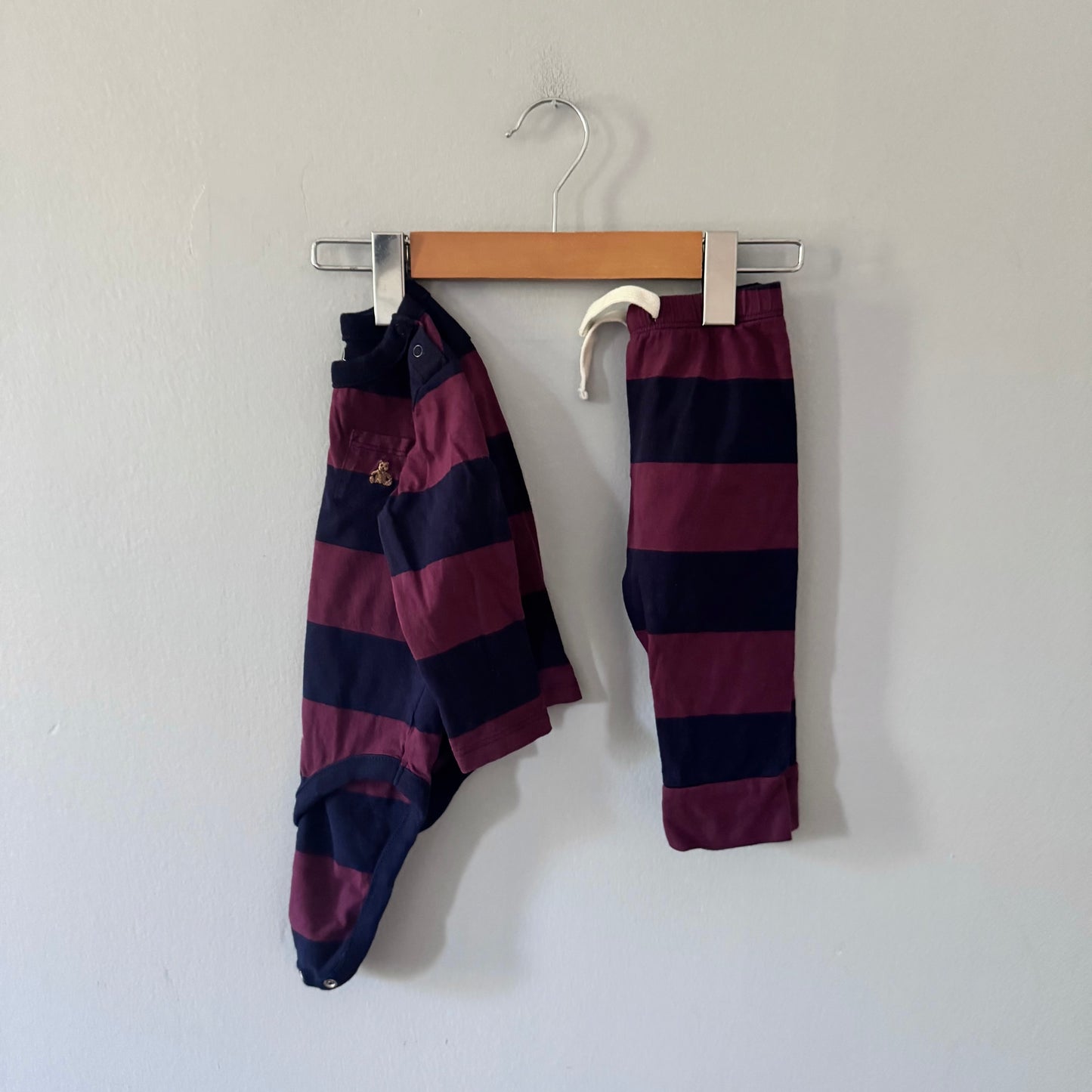 Gap / Brown navy stripe onesie & pants set / 6-12M