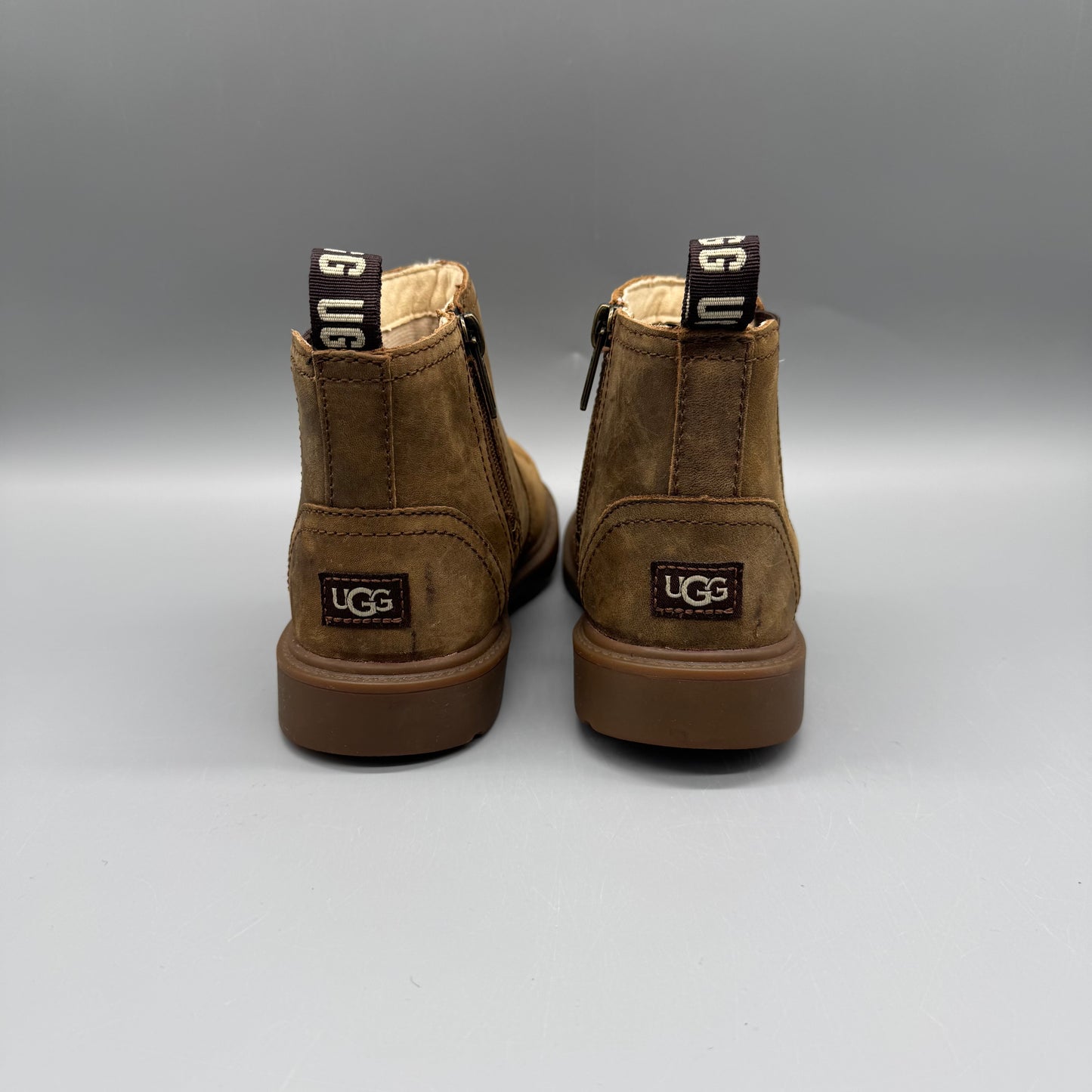 UGG / Boots / US12