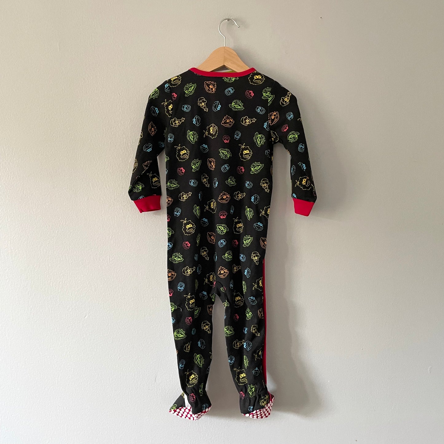 Sesame Street / Footed romper / 18-24M / New with tag