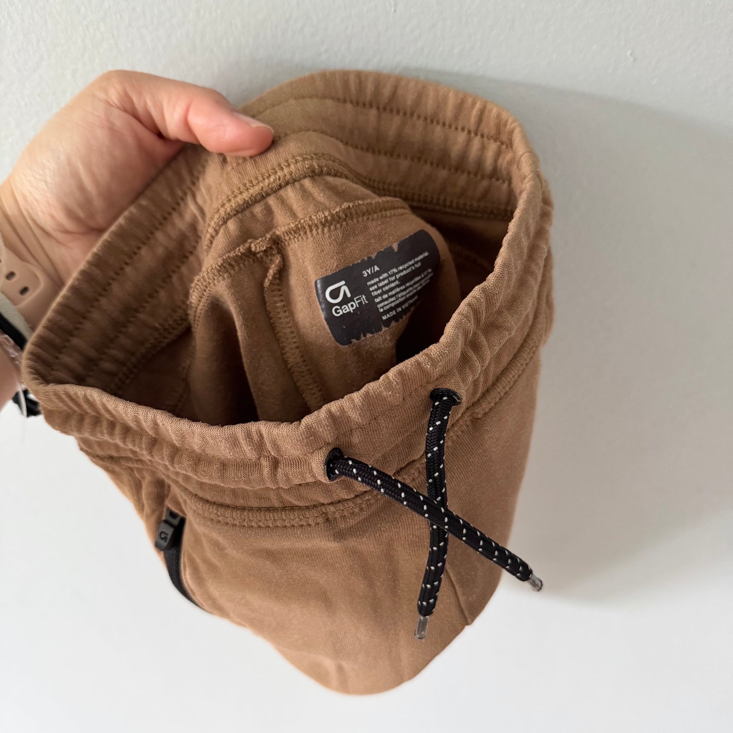 Gap / Brown active shorts / 3Y