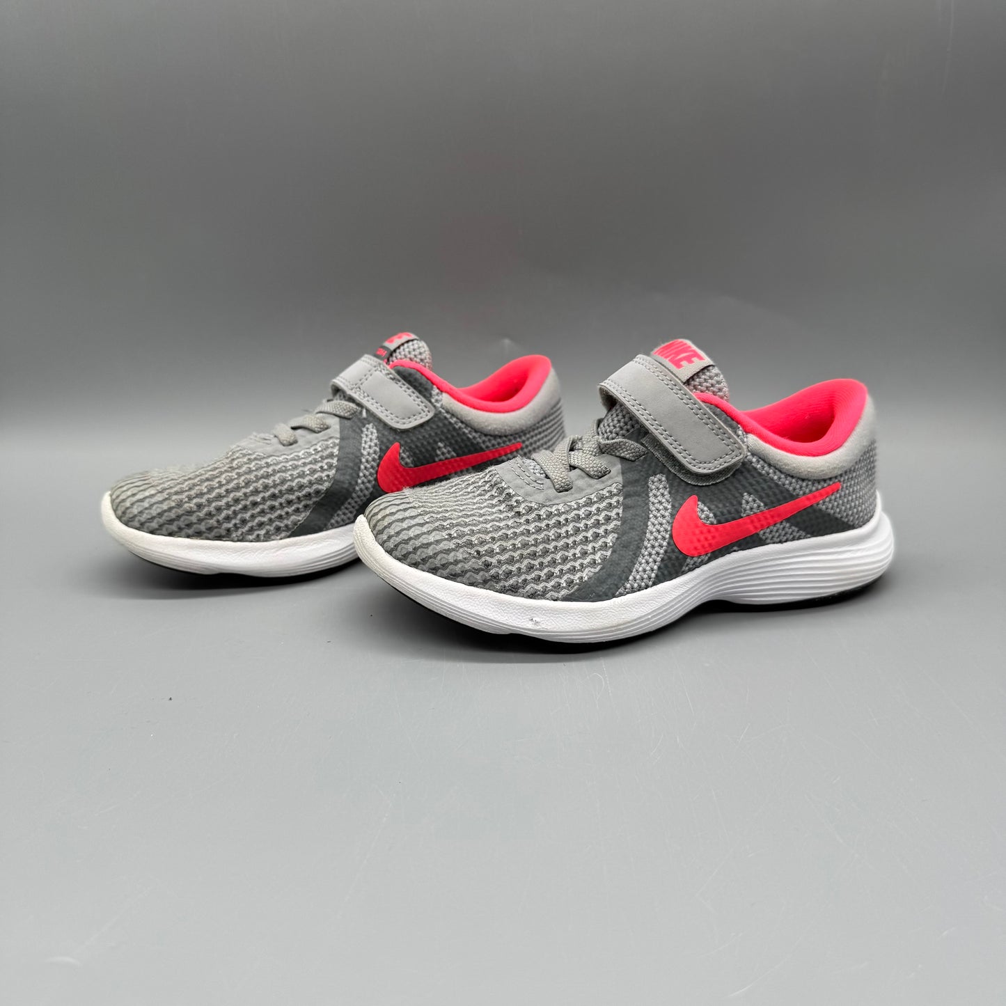 Nike / Revolution 4 / Running Shoes / US11