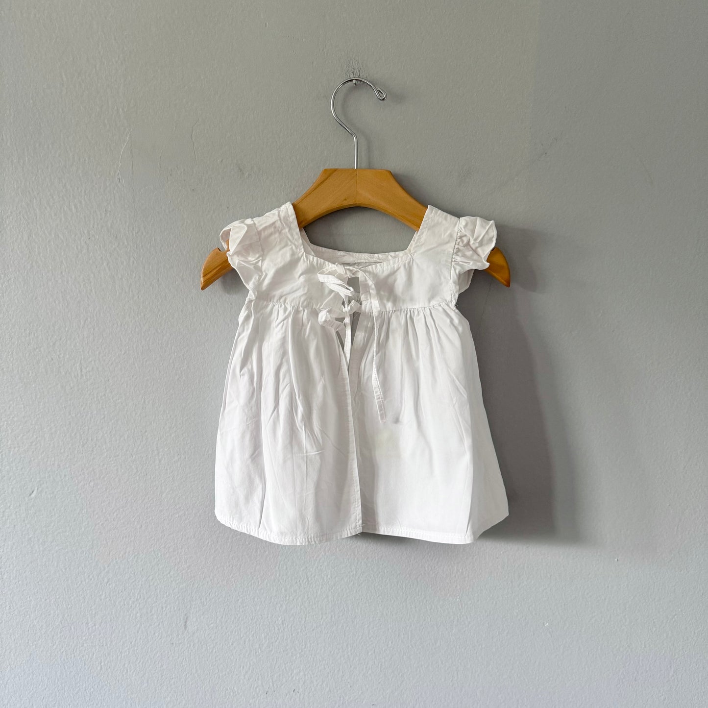 No brand / White ruffle shoulder blouse dress / 80cm(12M)