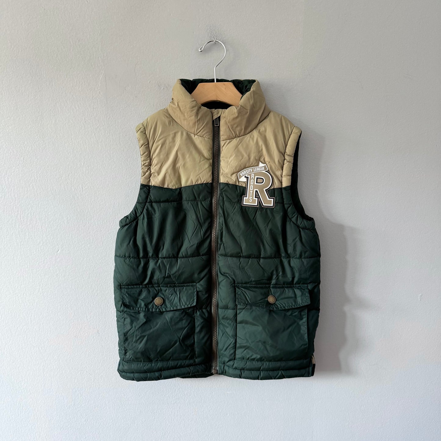 Roots / Khaki x beige puffer vest / 7-8Y