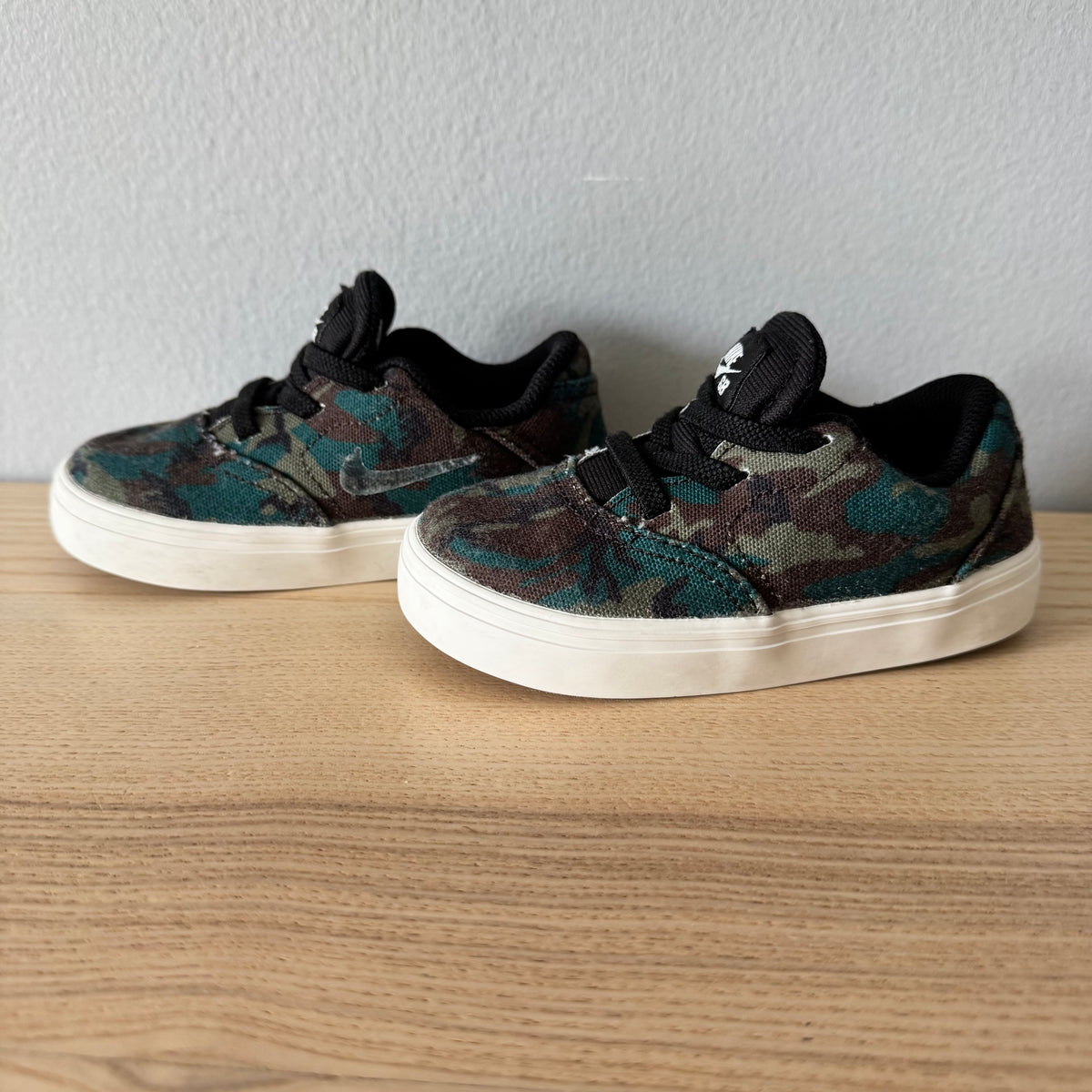 Nike / Sneaker / US7