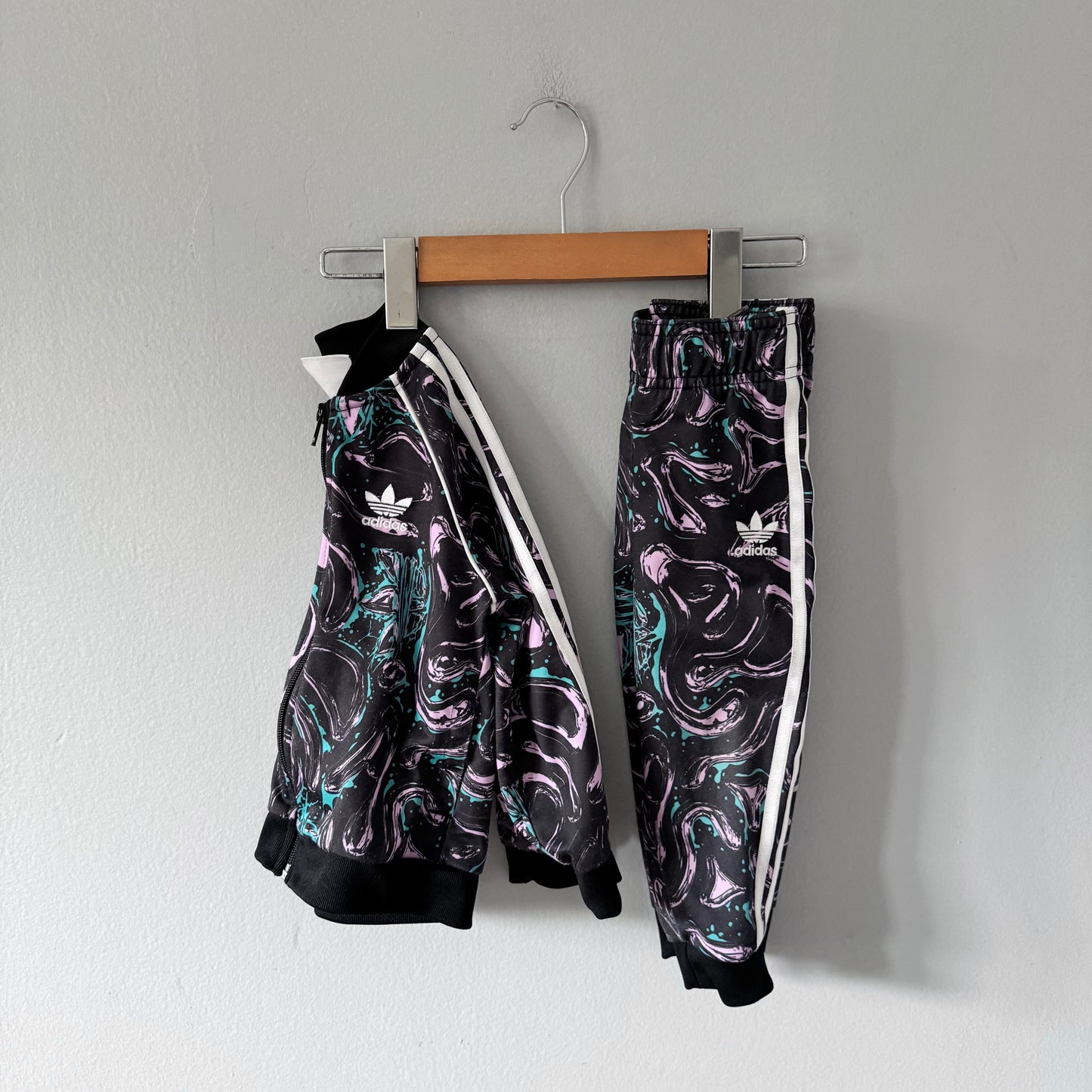 Adidas / Ensemble de survêtement / 12-18M