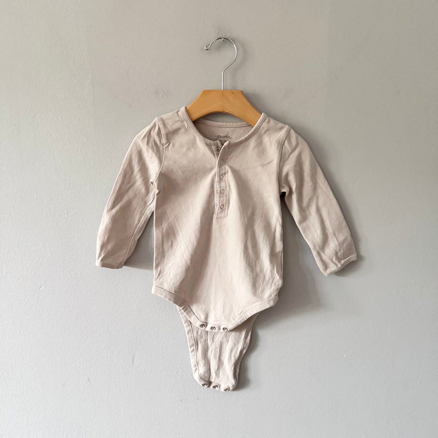 Pehr / Light beige onesie / 12-18M