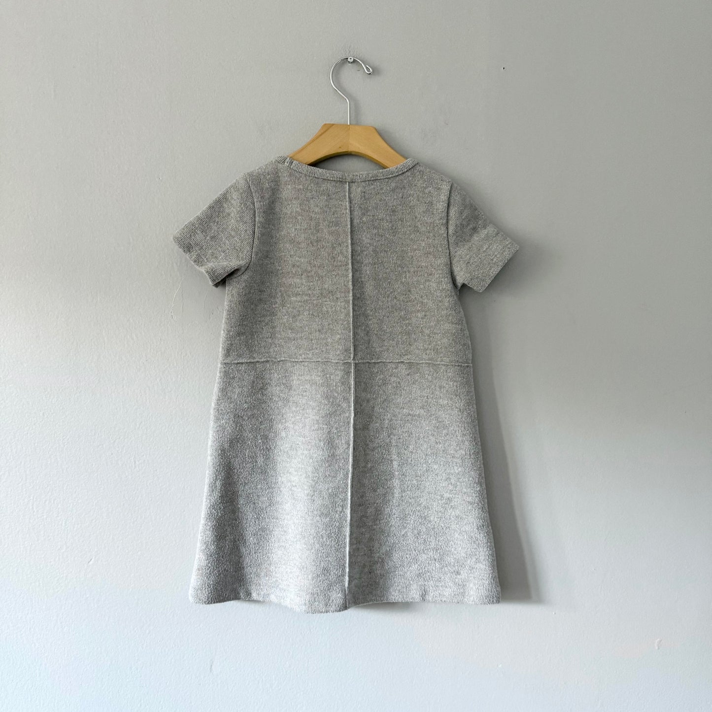 Zara / Light grey knit dress / 6Y