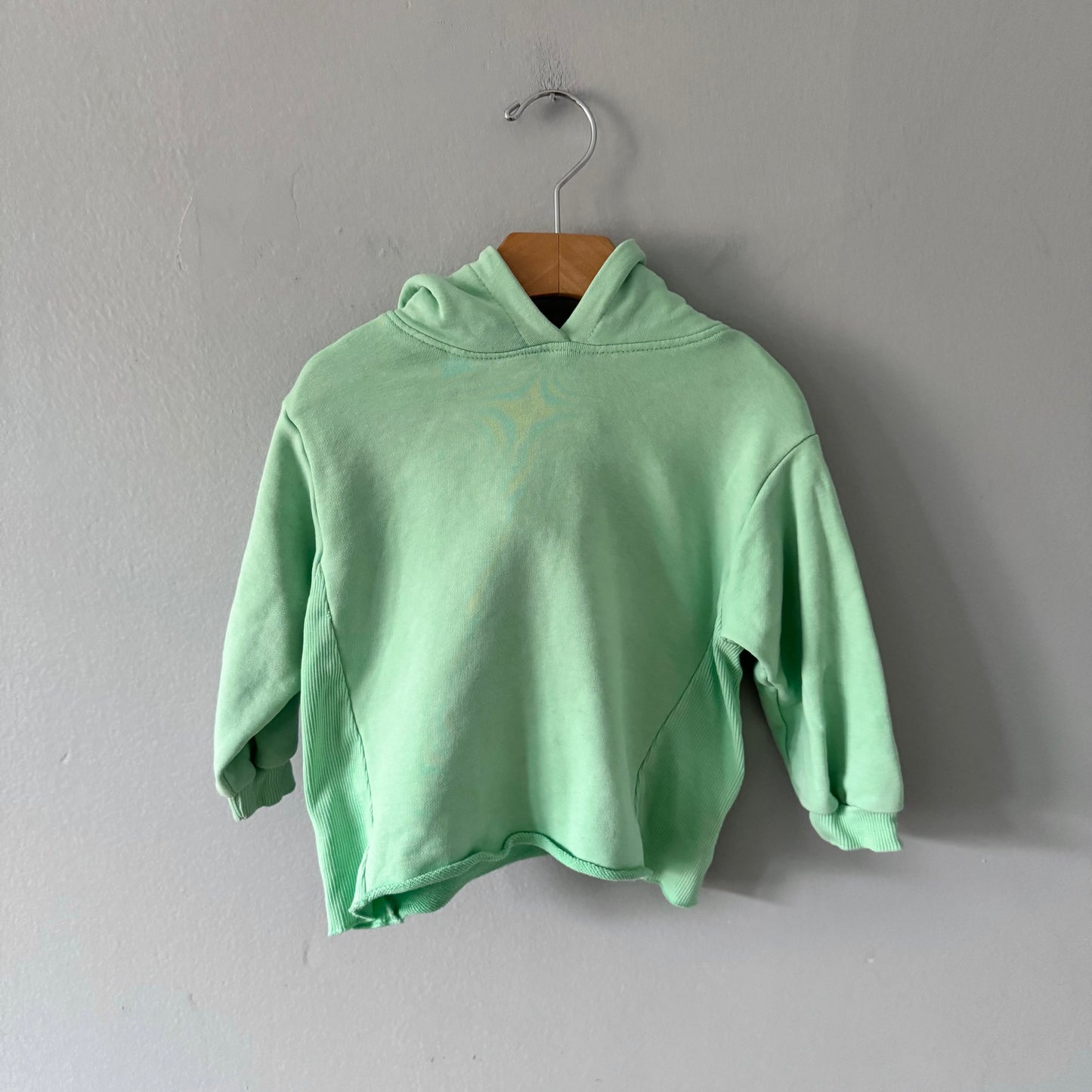 Zara / Sweat à capuche vert menthe / 18-24 mois
