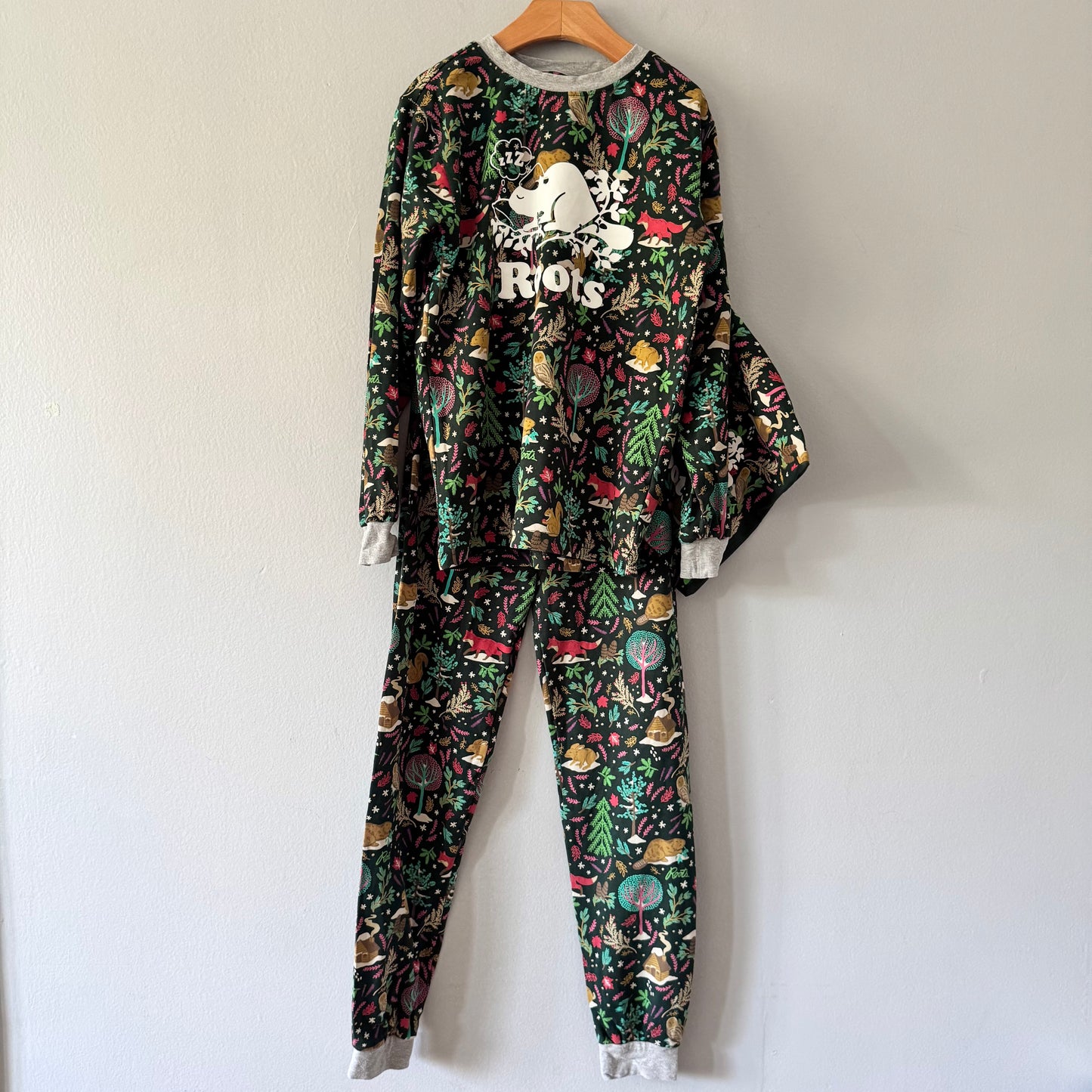Roots / Green nature pajama set / 7-8Y