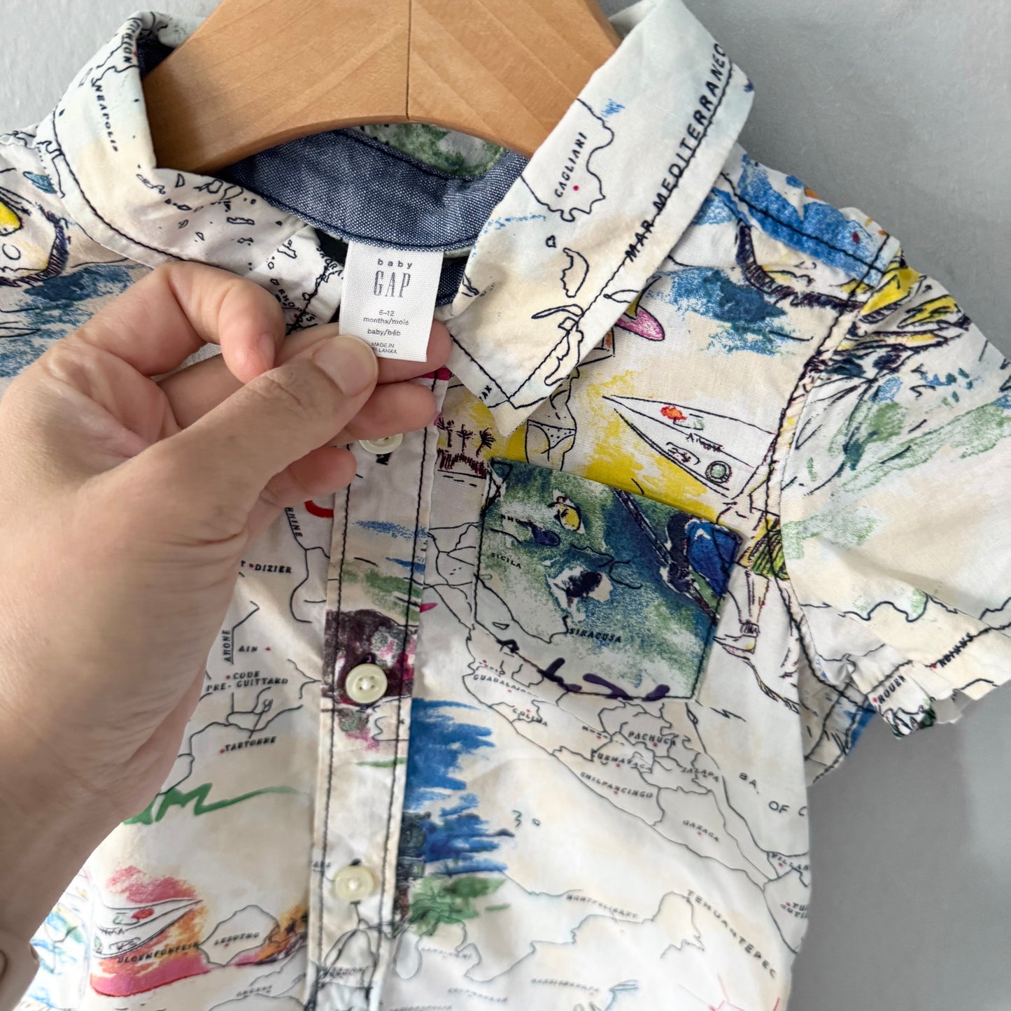Grenouillère chemise à manches courtes Gap / Map / 6-12M
