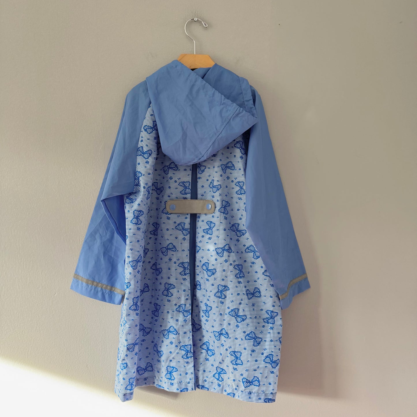 No brand / Light weight rain coat / 8Y