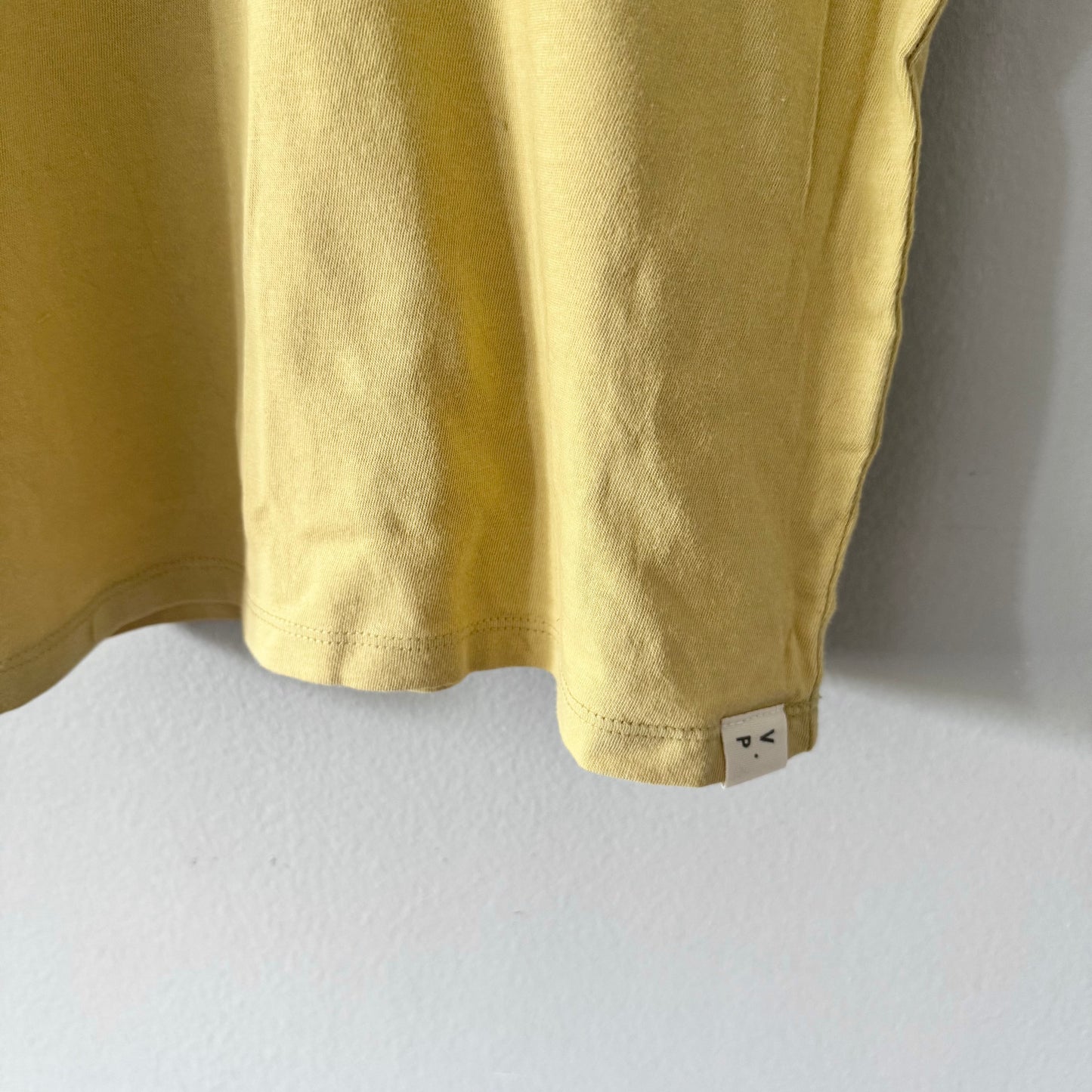 Petits Vilains / Mustard T-shirt / 4-5Y