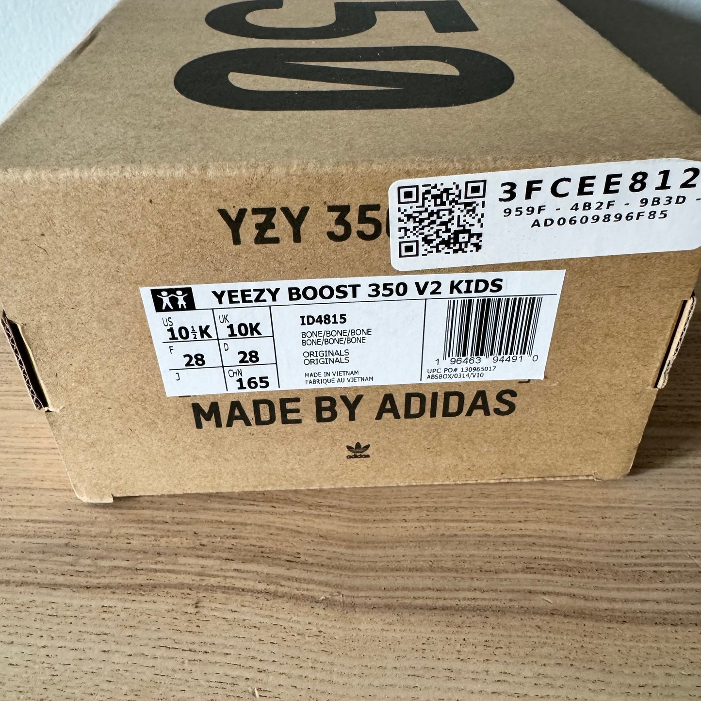 Adidas  / Yeezy boost / US10.5 - New with tag