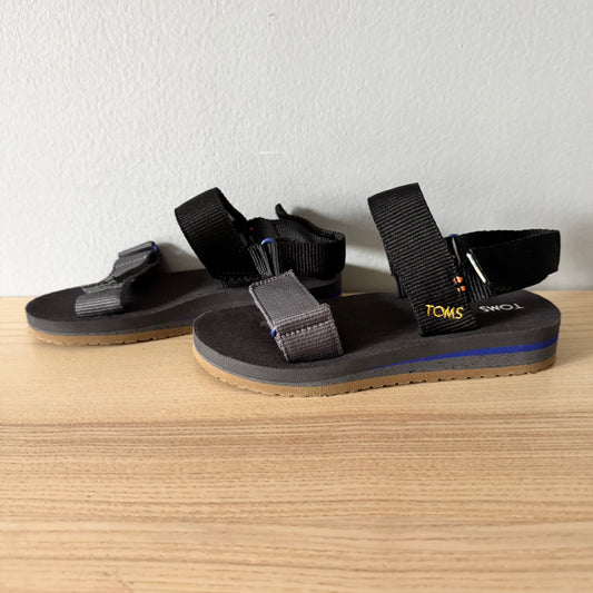 Toms / Sandals / US 13