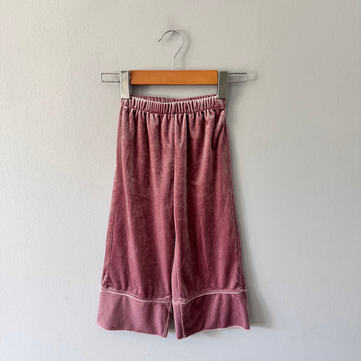 Zara / Smokey pink velour pants / 4Y