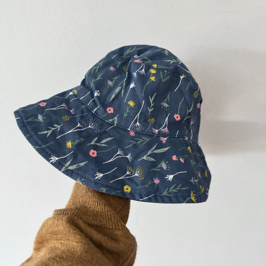Mountain Warehouse / Reversible hat / 8-10Y