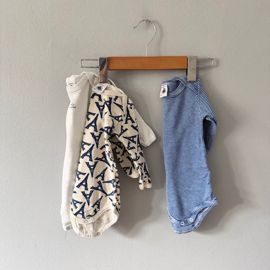 Petit Bateau / White x blue onesie x 3 / 6M