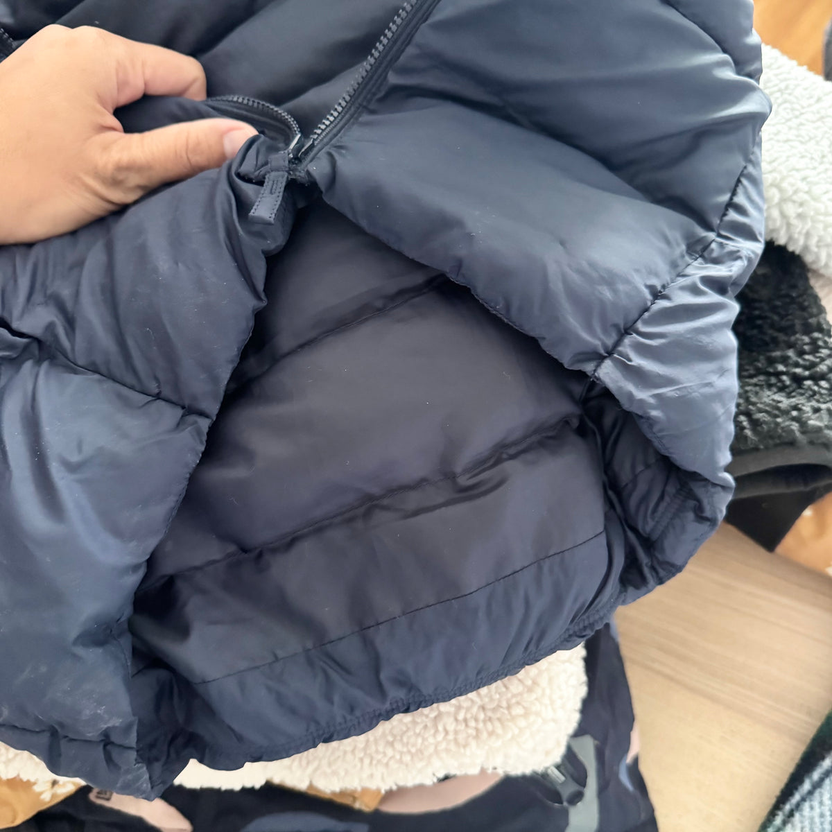 Uniqlo / Navy puffer vest / 3-4Y