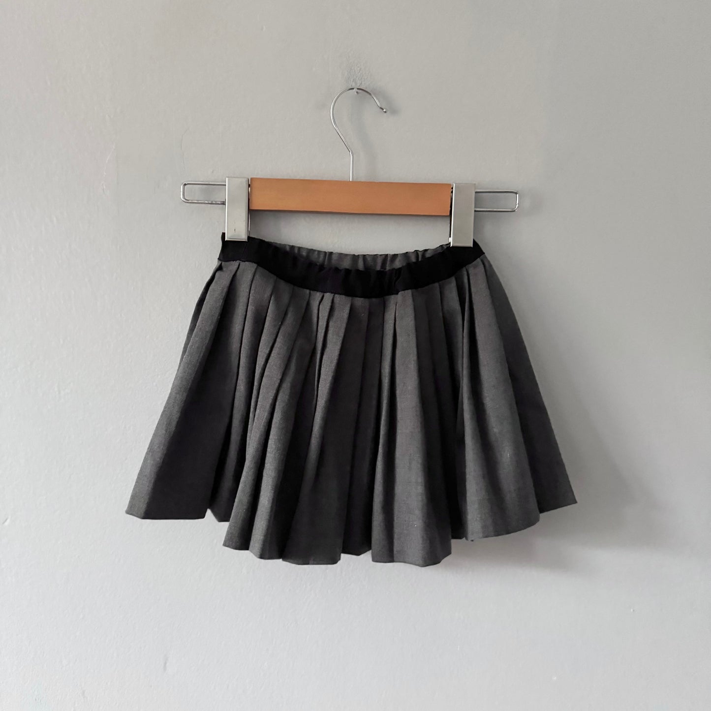 Bonpoint / Grey pleated skirt / 4Y